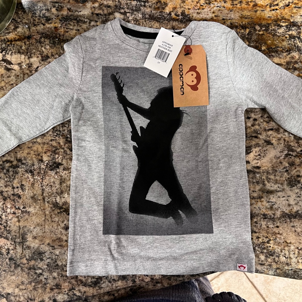 Appapman guitar long sleeve - brand new with tags. 3T